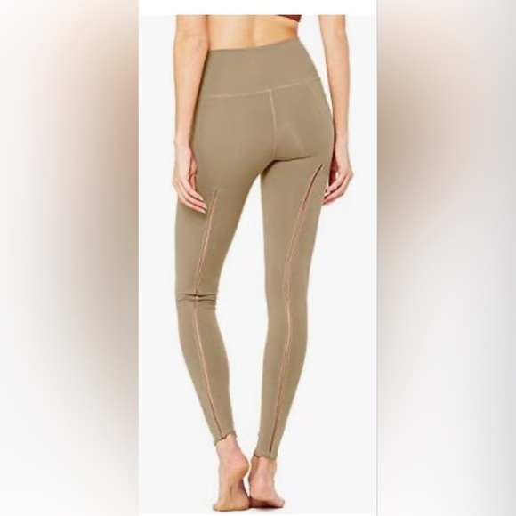 ALO Yoga ~ Limited Edition Stitching Leggings in Tan XS - Picture 1 of 10